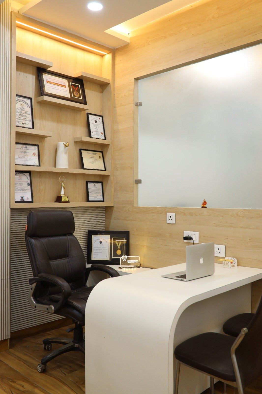 Dental Clinic Image 12